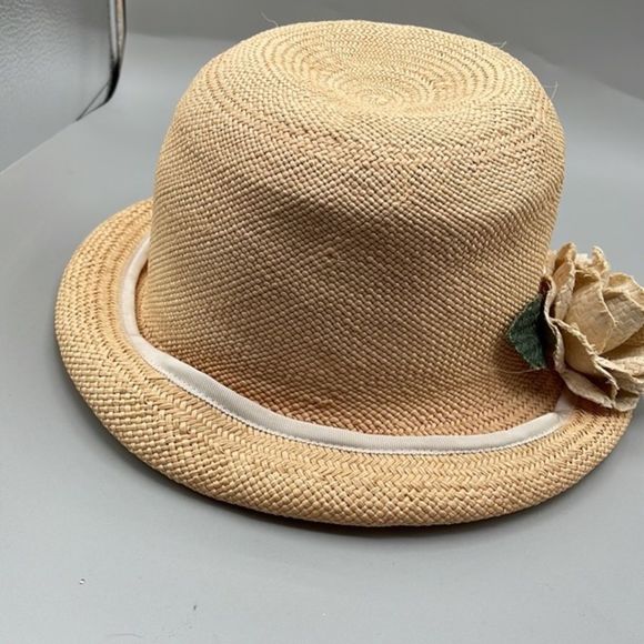 Hand crafted Andrea Stuart straw hat. - Picture 2 of 8